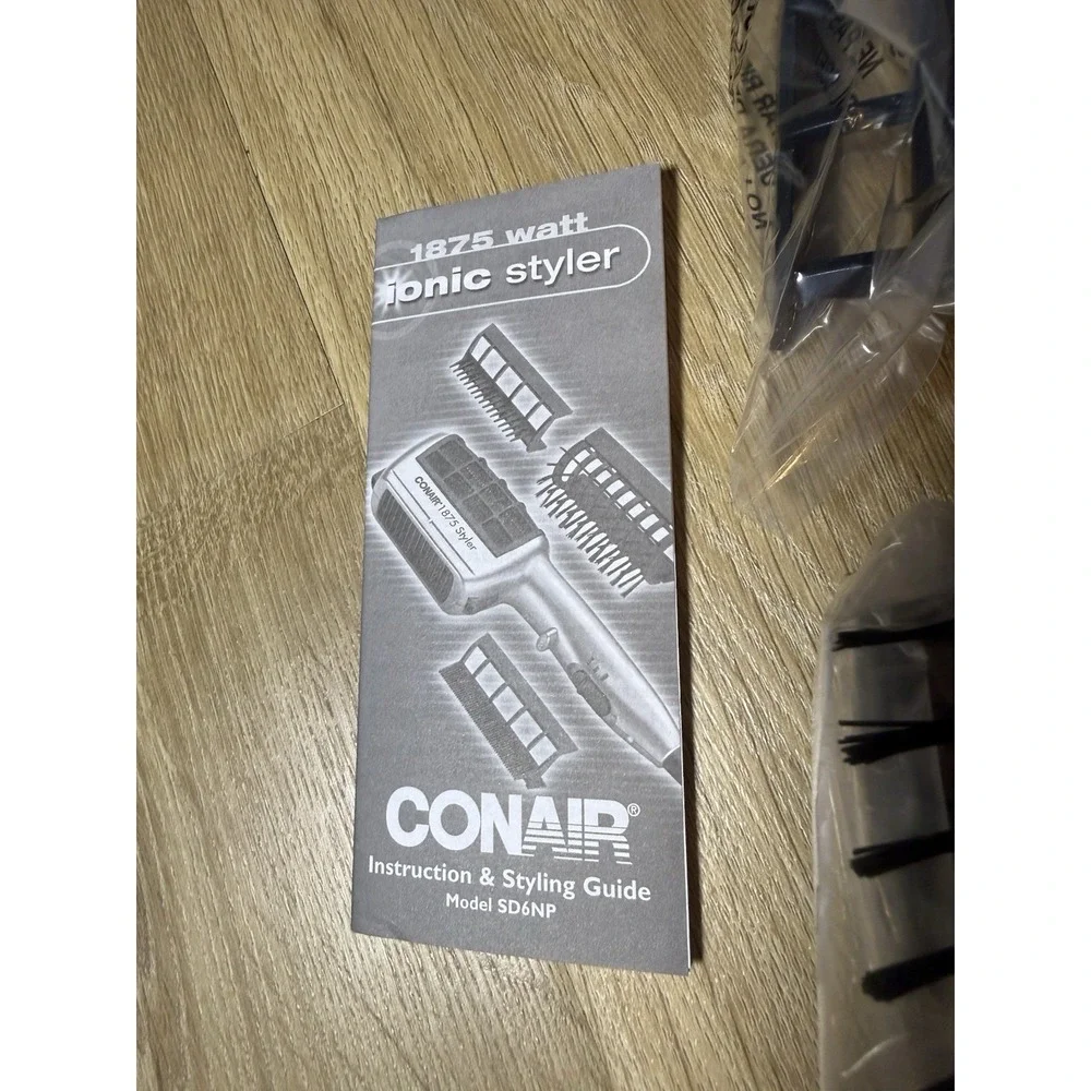 NEW in Box CONAIR 1875 Watt 3 in 1 Ionic Styler Hair Dryer Brush Comb Attachment